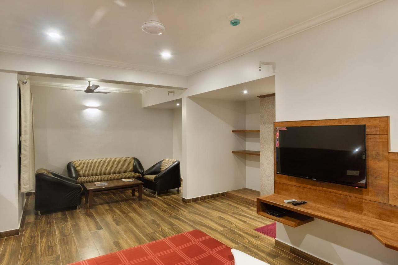 Hotel Opal โกลฮาปูร์ ภายนอก รูปภาพ