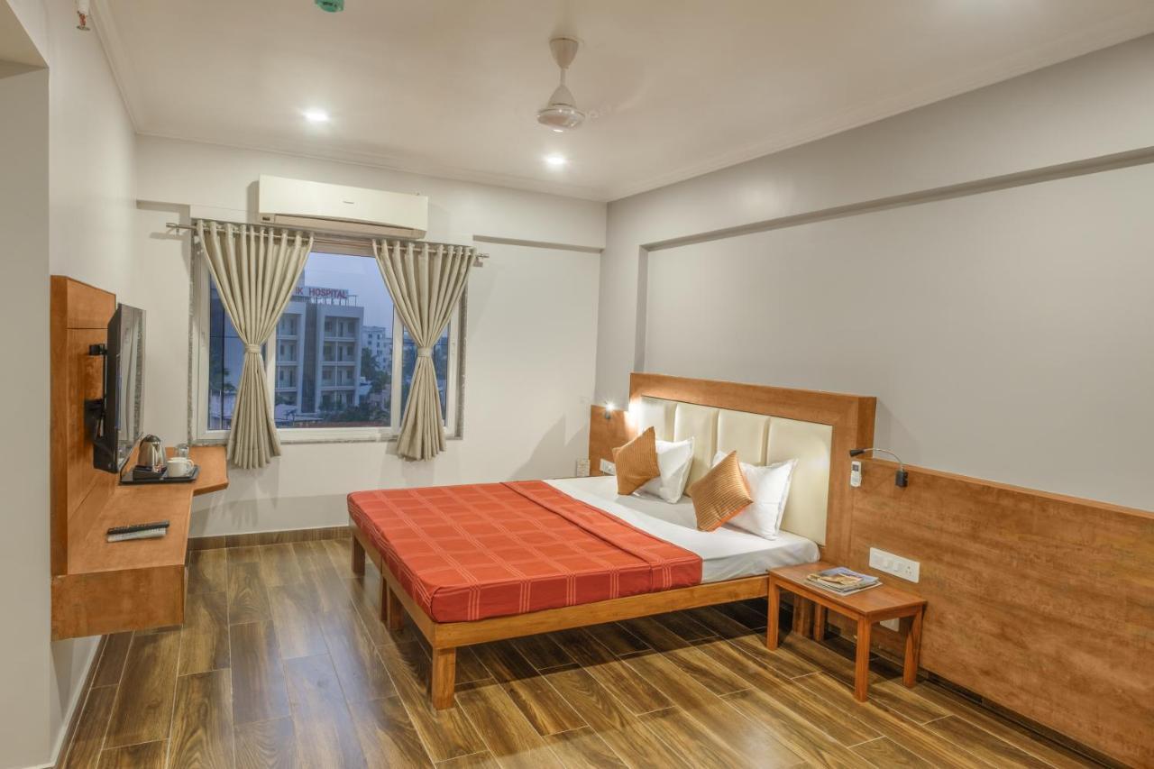 Hotel Opal โกลฮาปูร์ ภายนอก รูปภาพ
