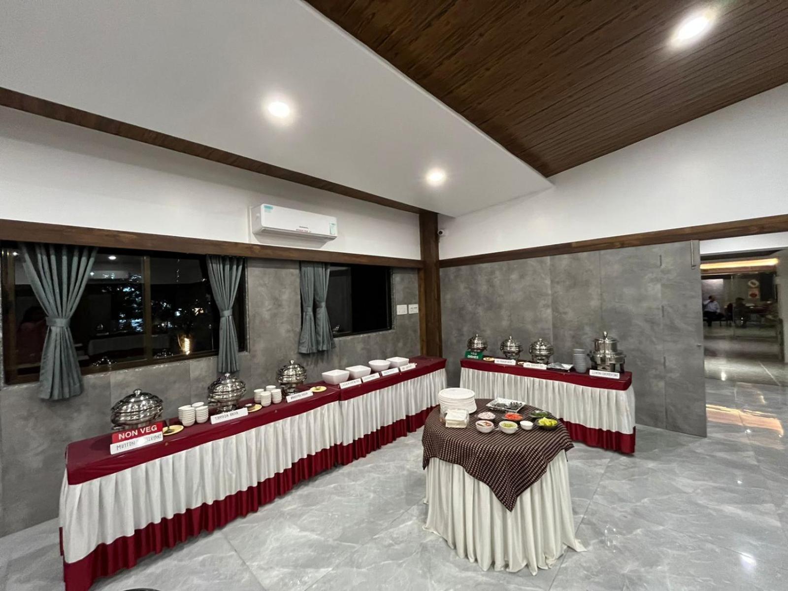 Hotel Opal โกลฮาปูร์ ภายนอก รูปภาพ