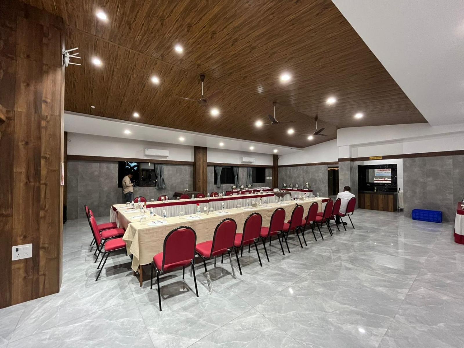 Hotel Opal โกลฮาปูร์ ภายนอก รูปภาพ